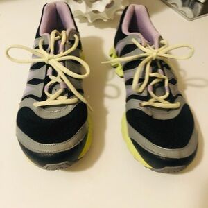 Reebok great conditions sneaker neon green gray